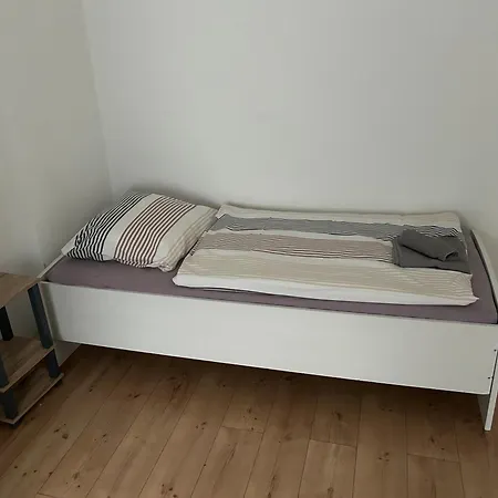 Monteurwohnung Haus 2 *
